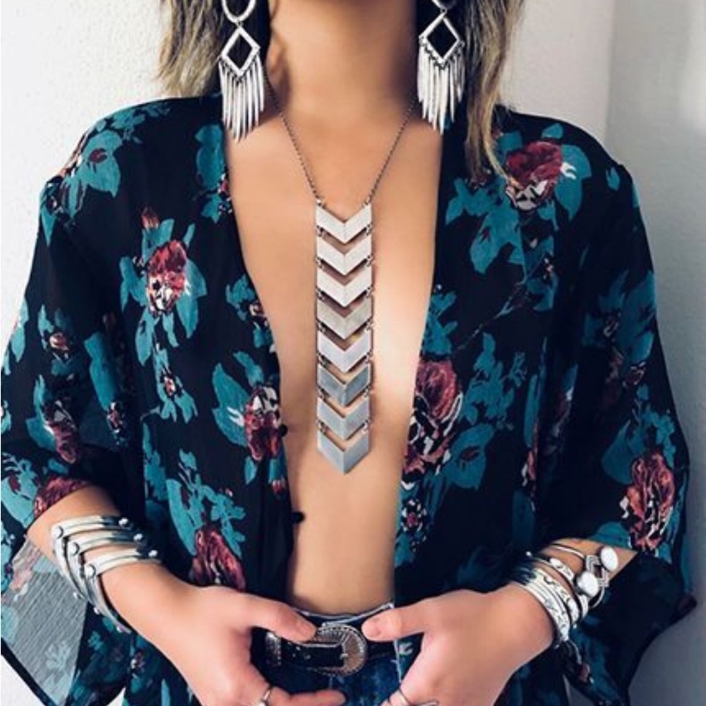 The 2 Bandits Garden Route Tie - Silver Chevron Necklace